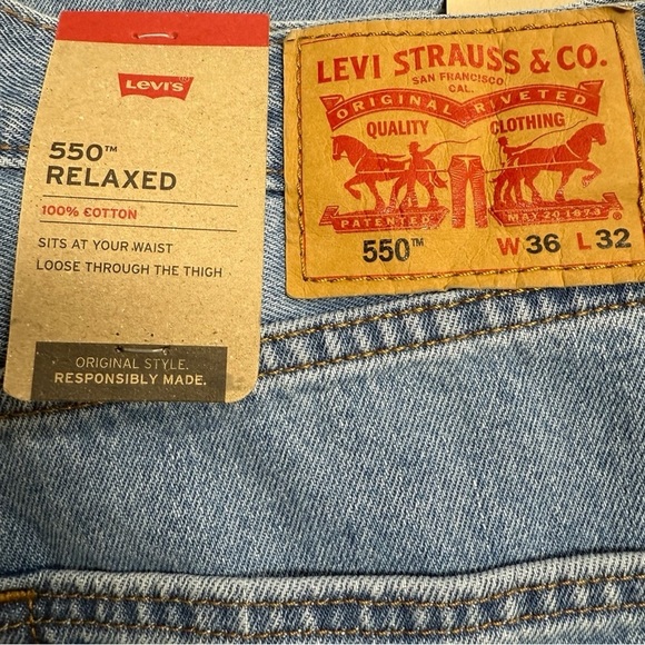 NWT Levi’s 550 Relaxed Fit Jeans Size 36/32 - Picture 3 of 3
